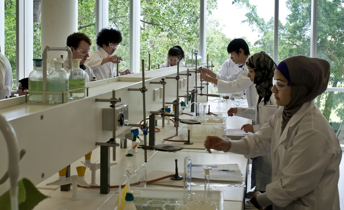 Students in the lab at UNSW Chemistry